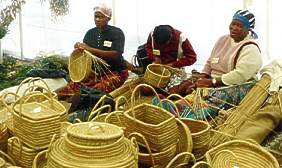 Baskets made of Cyperus textilis